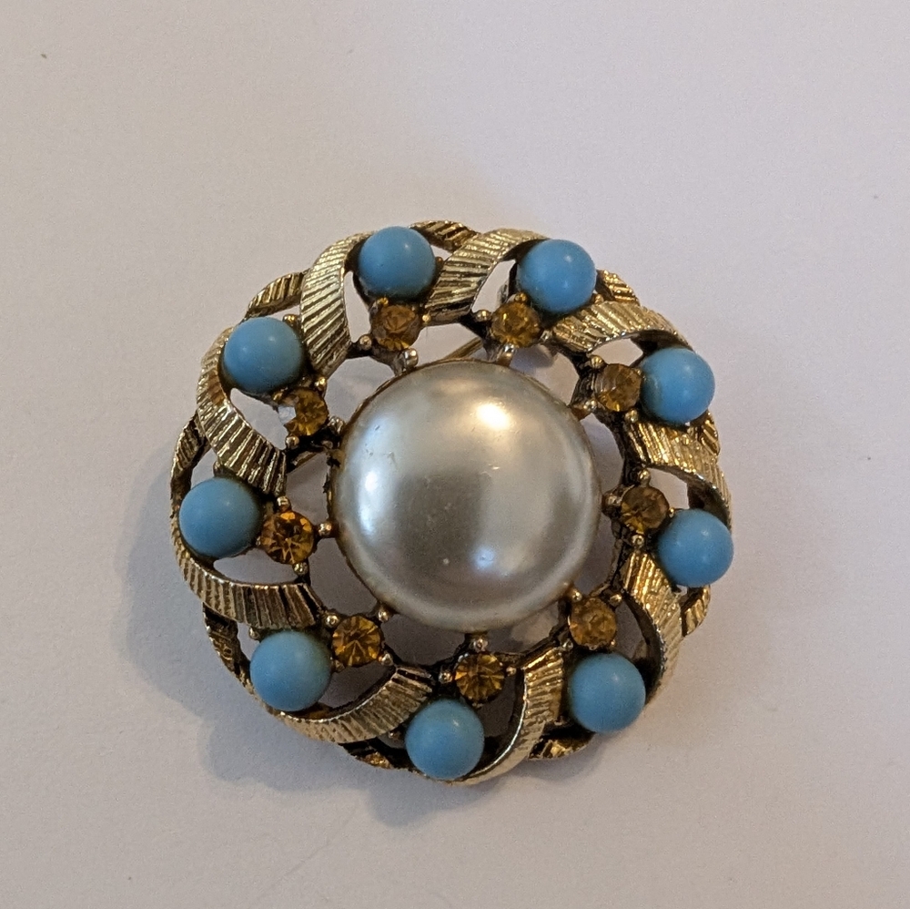 Gold Tone Brooch w Amber Rhinestones, Vintage Brooch